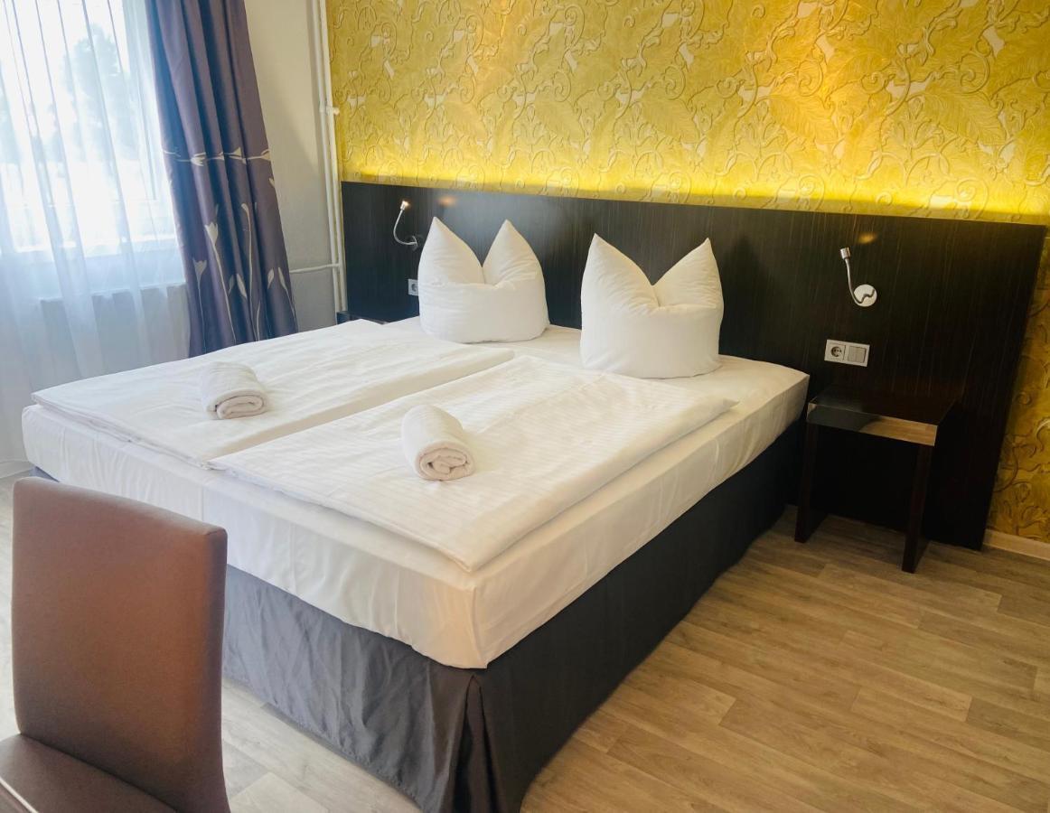 Hotel 22 *